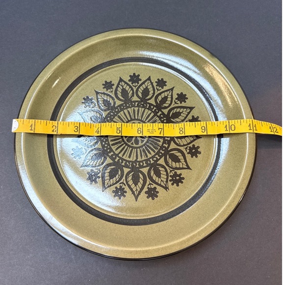 Fashion Manor Other - Fashion Manor Saracen Stoneware Dinner Plate Olive Green Black  Japan 11"